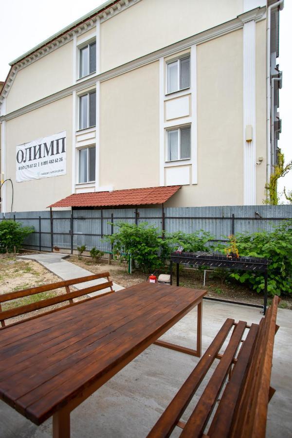 Олимп Hotel Zaliznyi Port Buitenkant foto