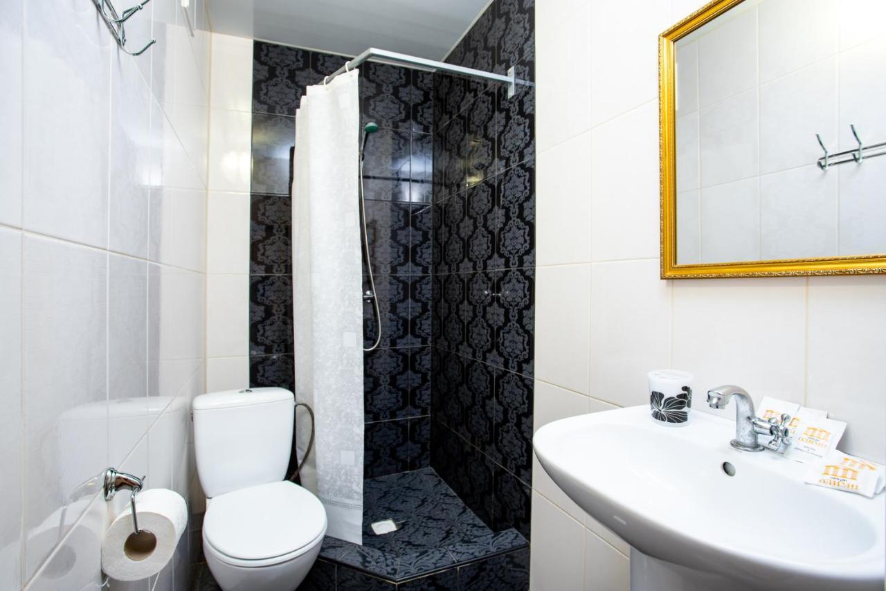 Олимп Hotel Zaliznyi Port Buitenkant foto