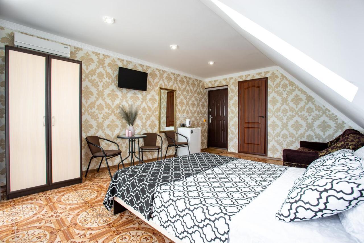 Олимп Hotel Zaliznyi Port Buitenkant foto