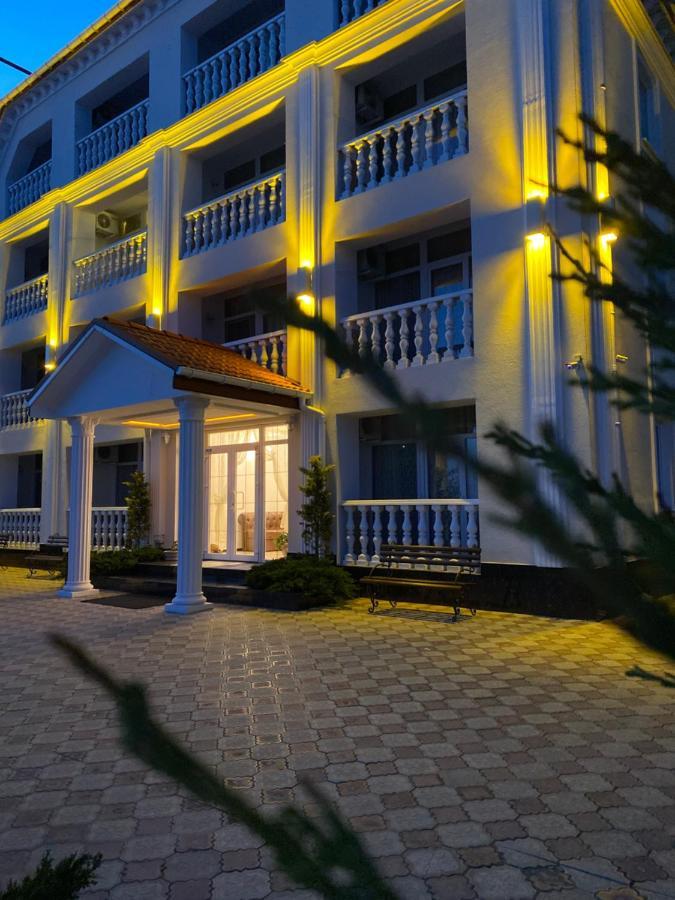 Олимп Hotel Zaliznyi Port Buitenkant foto